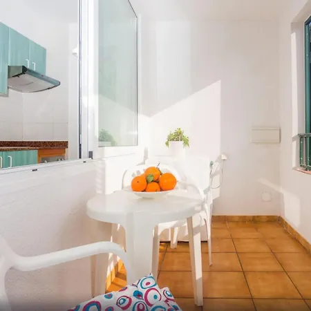 아파트 Apartamento Con Balcon Y Piscina Compartida
