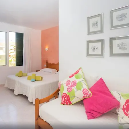Apartamento Con Balcon Y Piscina Compartida *